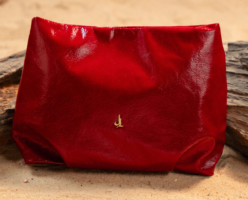 Vyne Clutch (M)