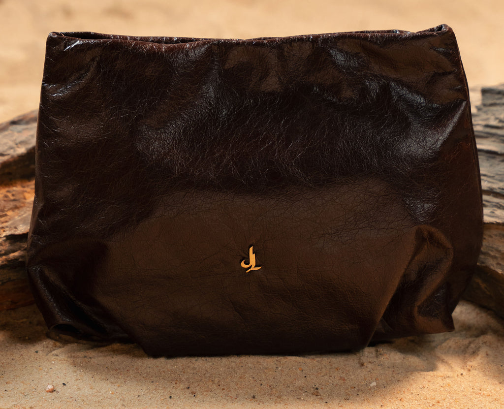 Vyne Clutch (M)