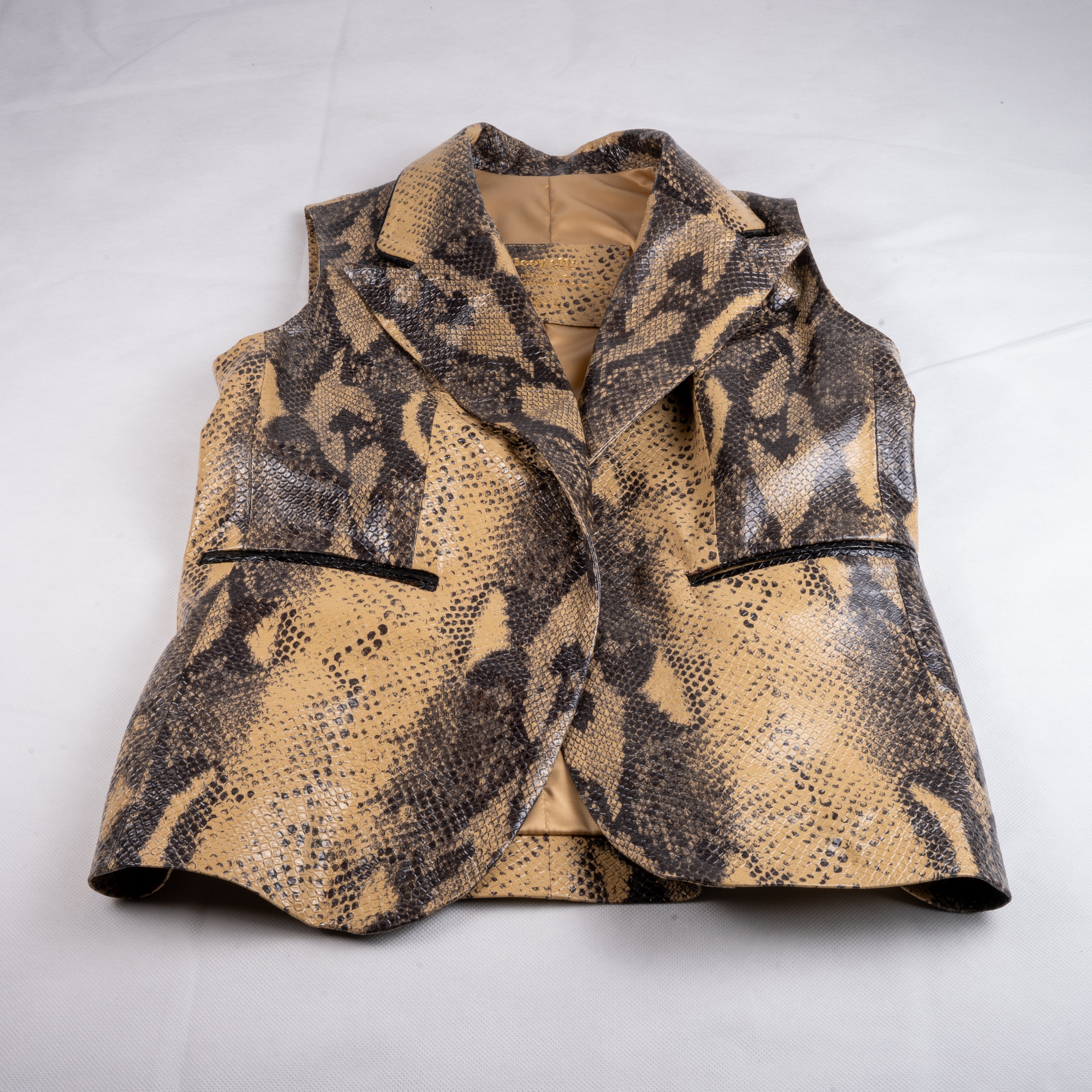Tiger vest